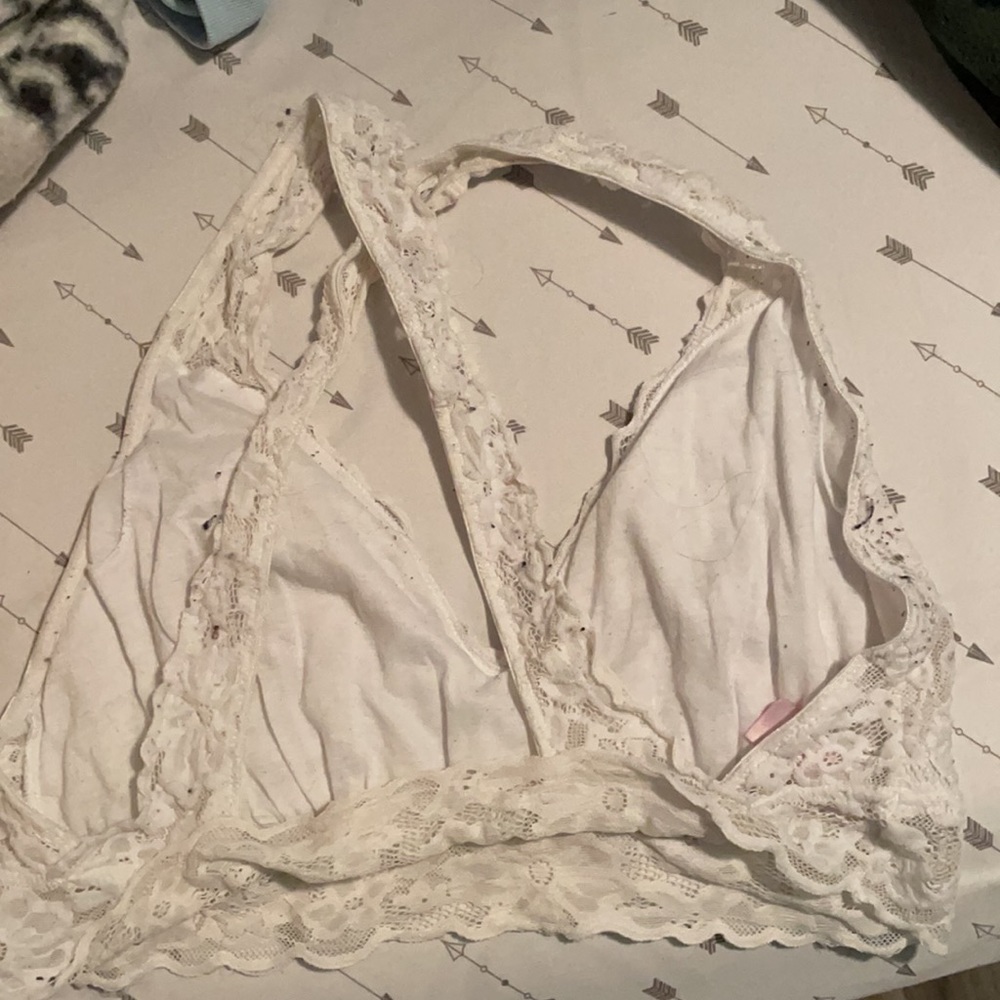 Bras - Picture 5 of 9